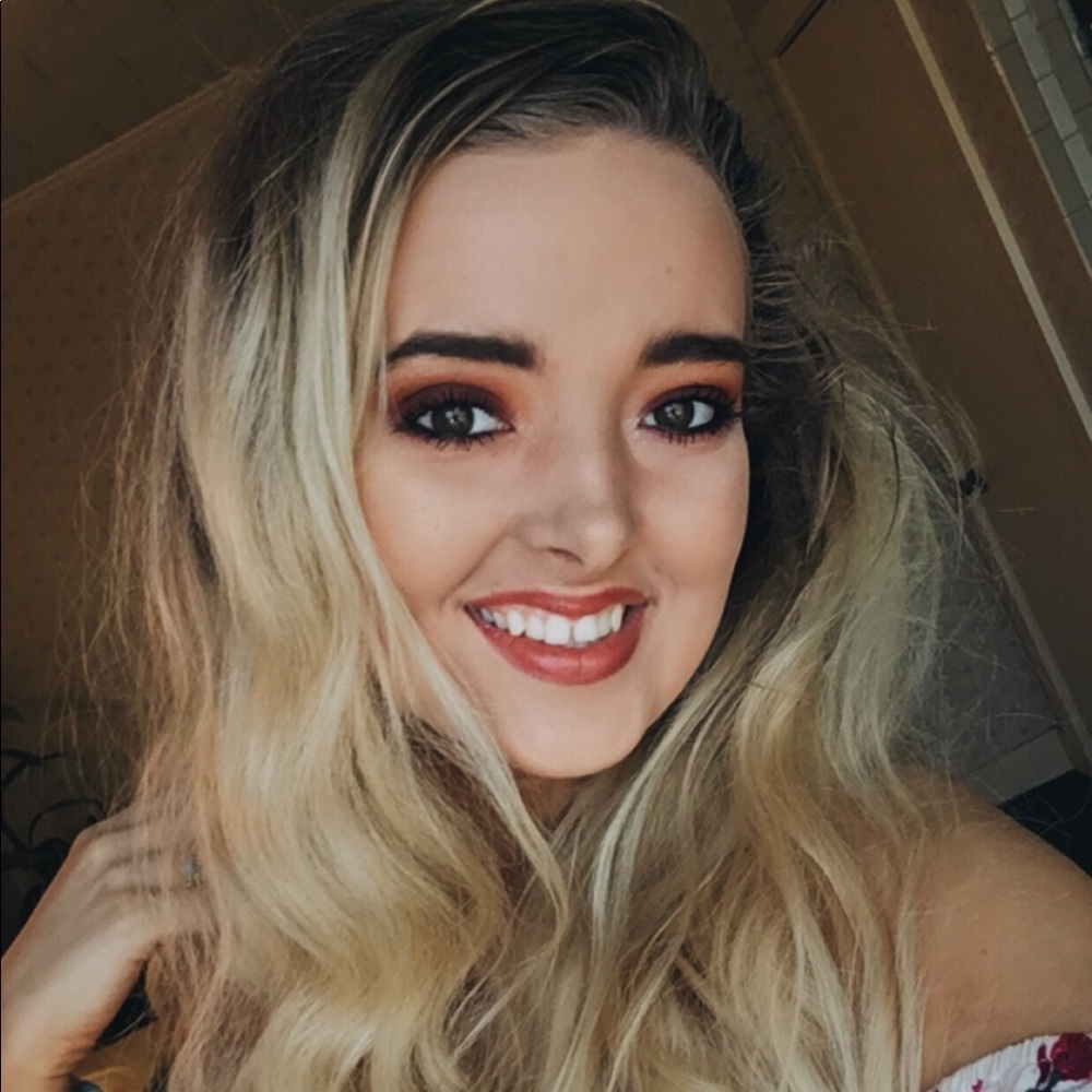 Meet your Posher, Brooke